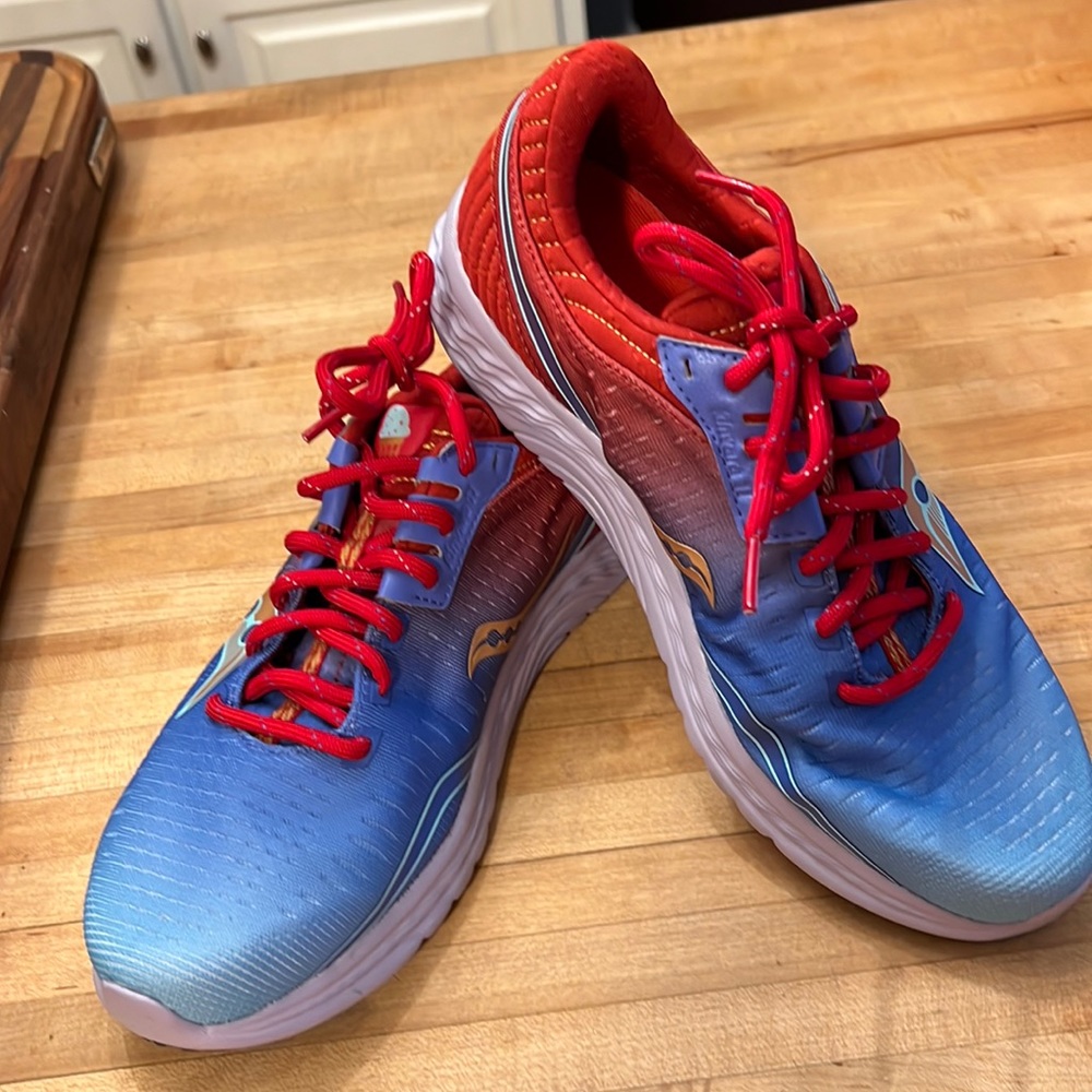 Woman’s brand new never worn Saucony athletic shoes